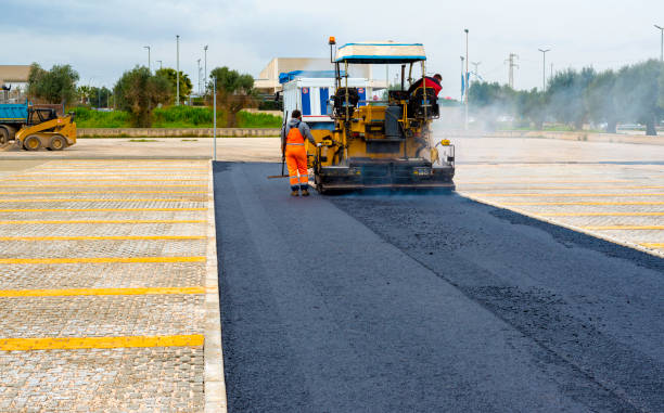 Best Driveway Paving Contractor  in Conneaut Lakeshore, PA